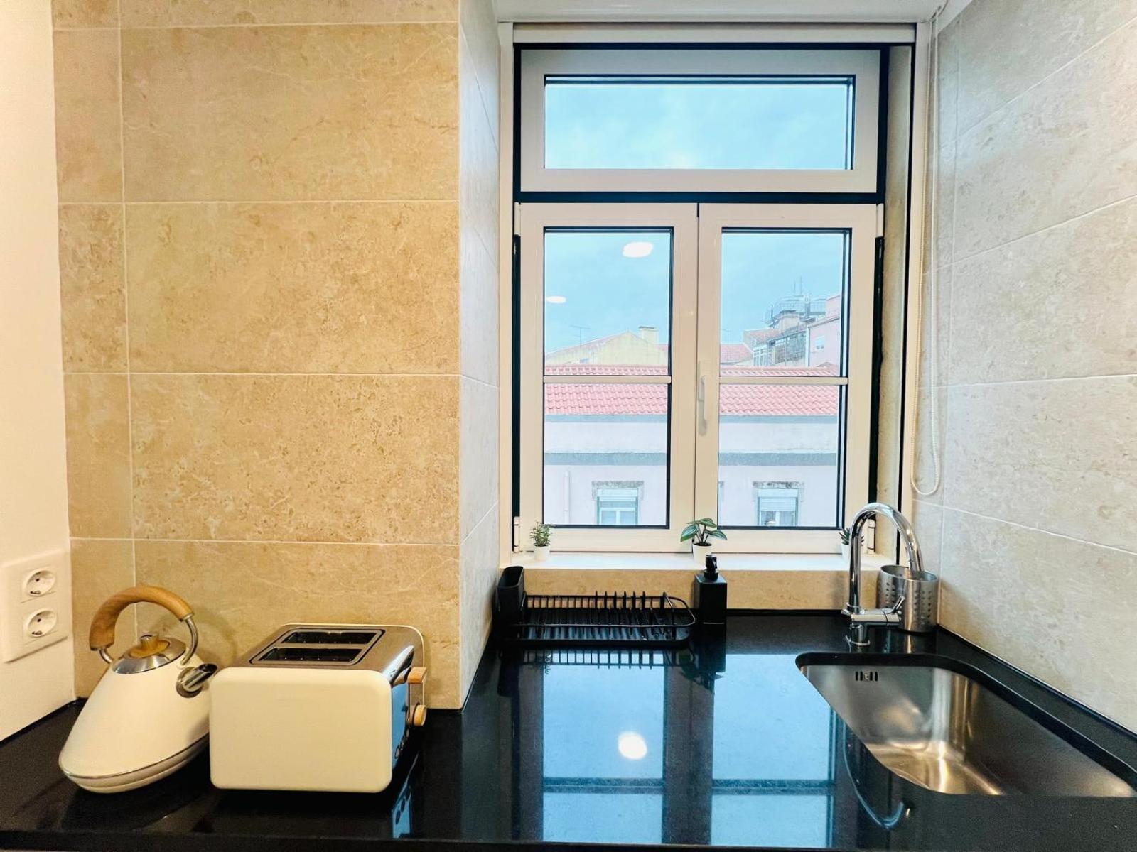 Lisbon Pink House II Beautiful 2 Bedroom Flat In City Center Kültér fotó