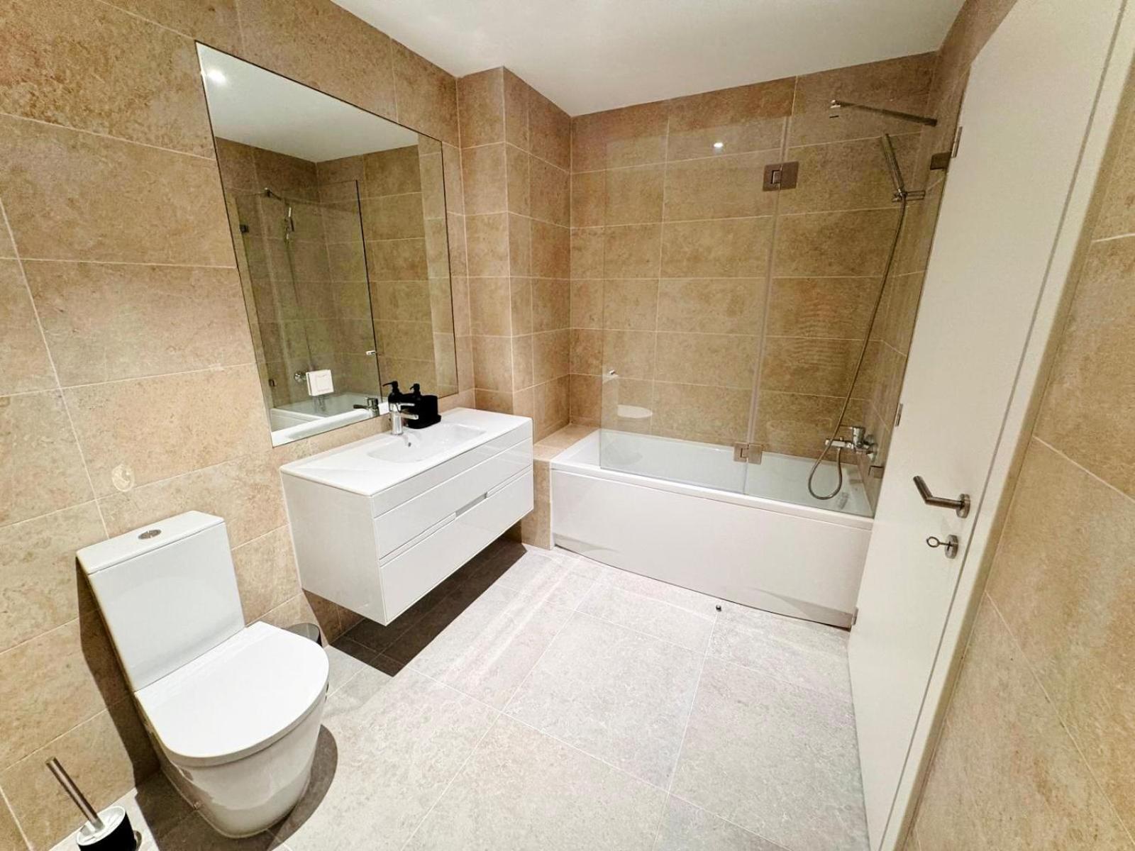 Lisbon Pink House II Beautiful 2 Bedroom Flat In City Center Kültér fotó